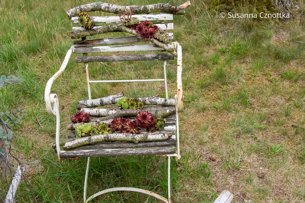 Werkstück aus der floralen Ausstellung "Zauberwelten": "Alice im Wunderland" von Anne Bussen