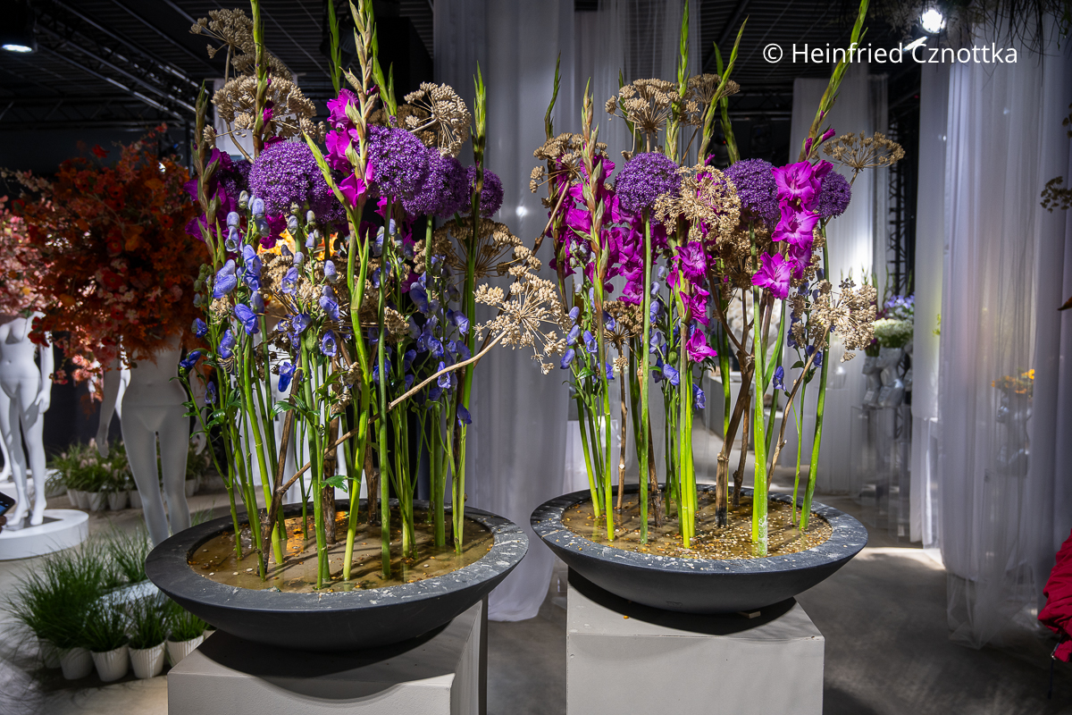Zwei floristische Werkstücke Zwei floristische Werkstücke