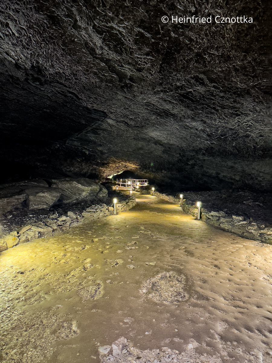 Blick in die Barbarossahöhle in der Region Südharz/Kyffhäuser