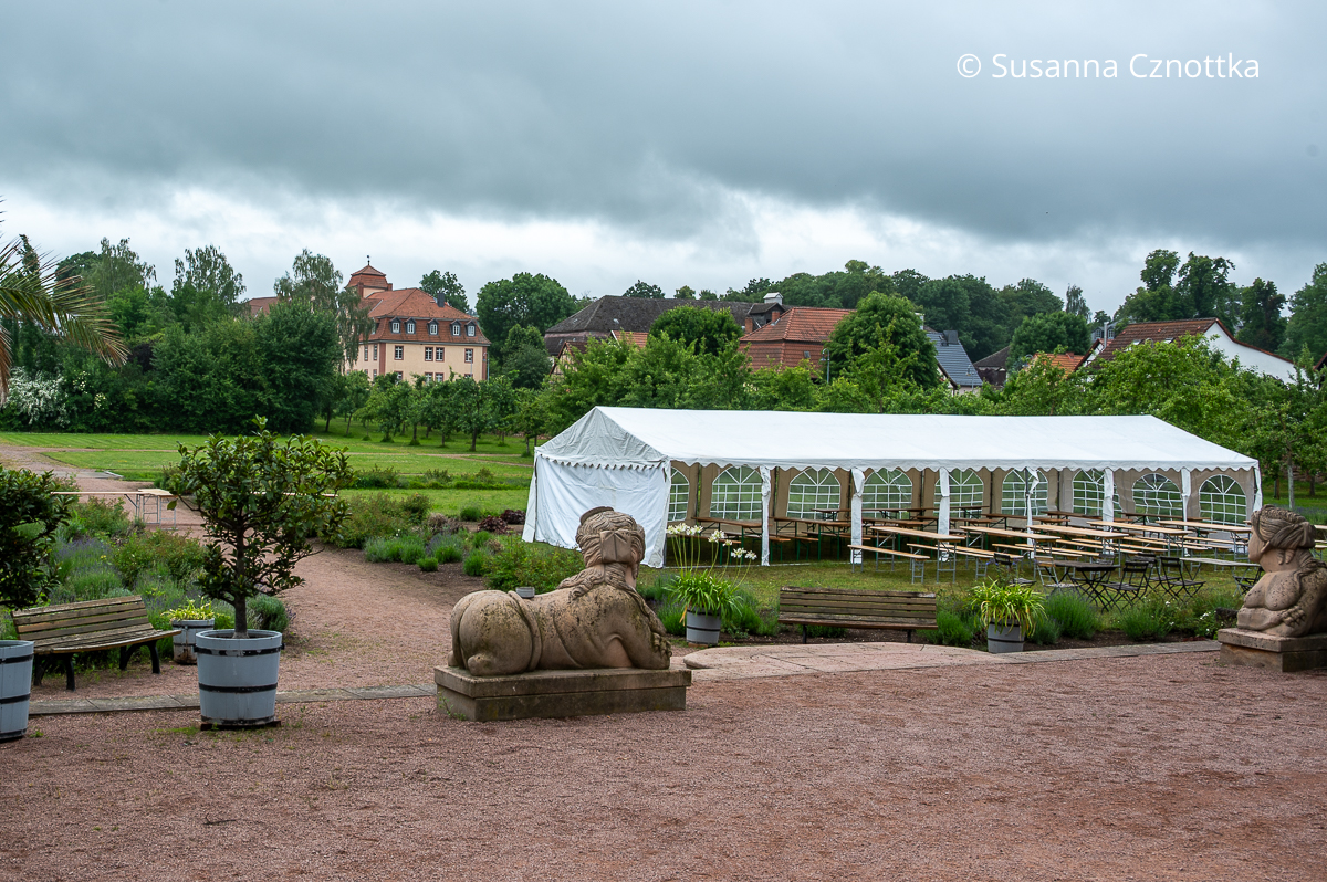 Blick über den Lustgarten im Barockdorf Bendeleben