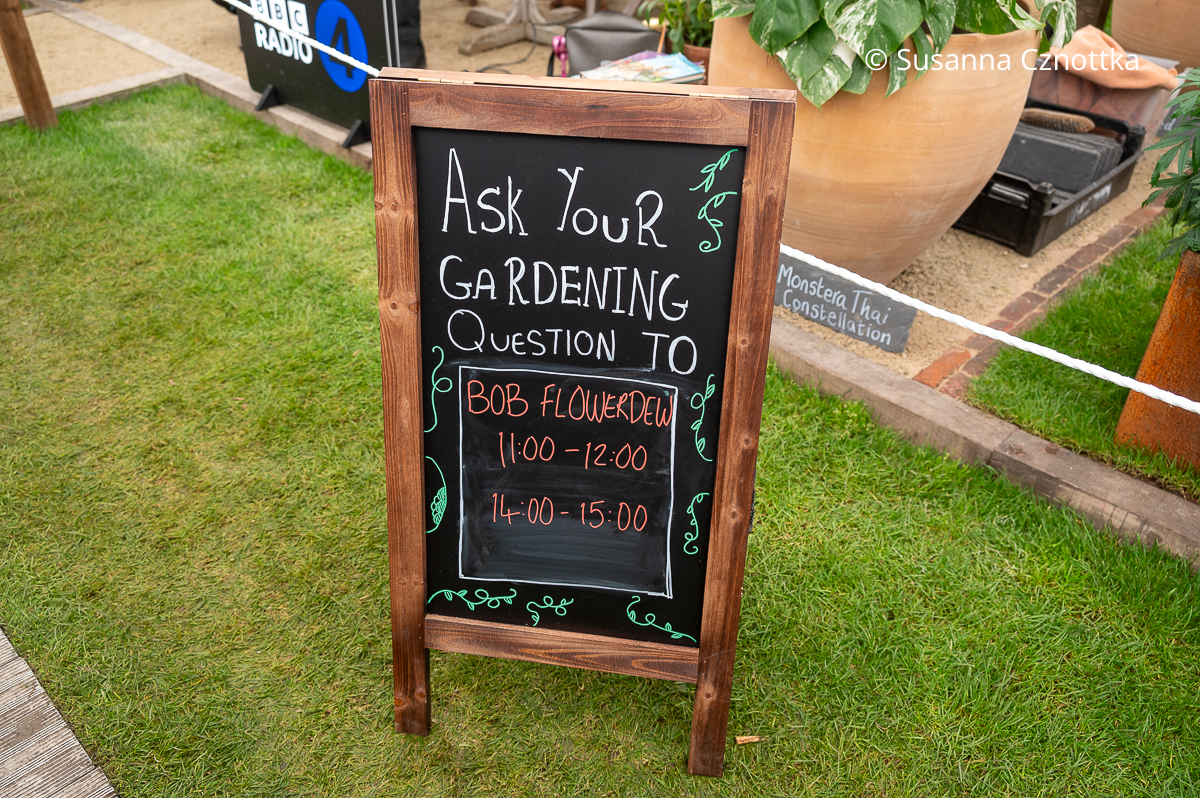 Tafel: "Stellen Sie Bob Flowerdew ihre Gartenfragen"