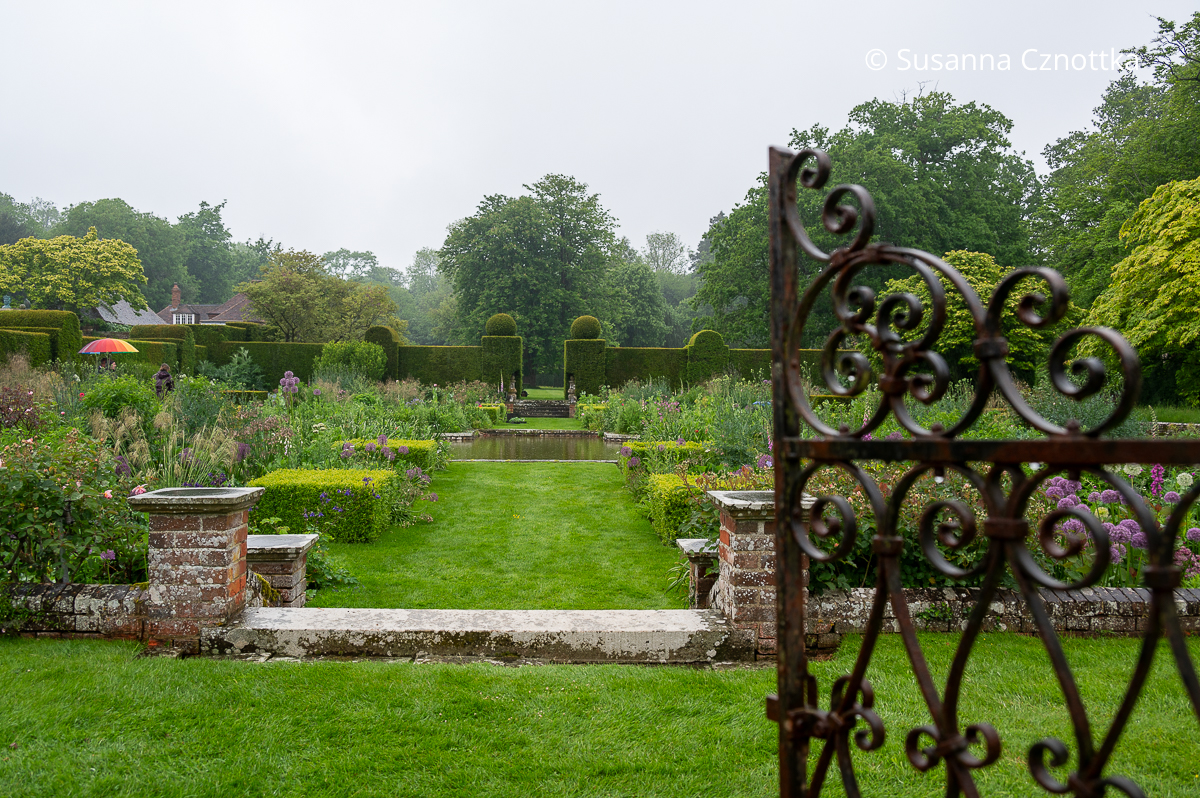 Formaler Garten: der Senkgarten von Doddington Place Gardens