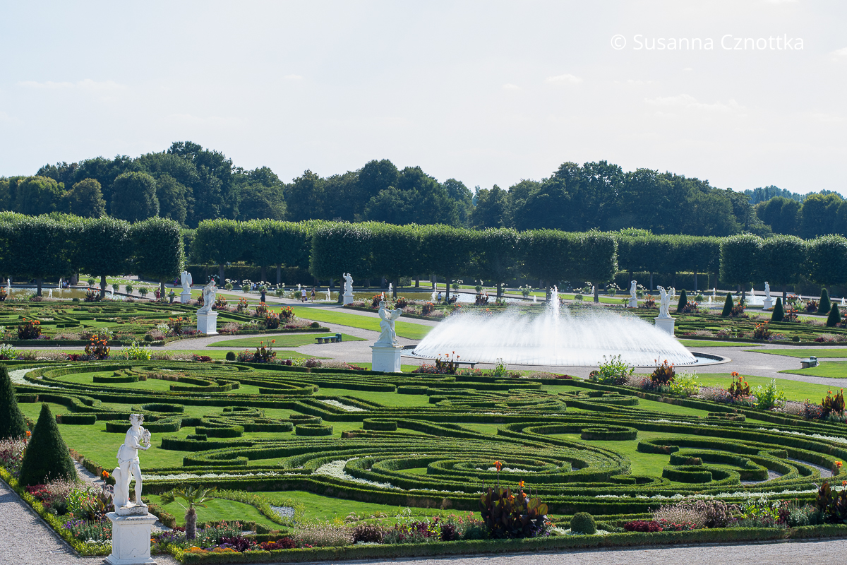 Das Parterre im Großen Garten, Herrenhäuser Gärten mit einem Springbrunnen und Buchsbaumornamenten