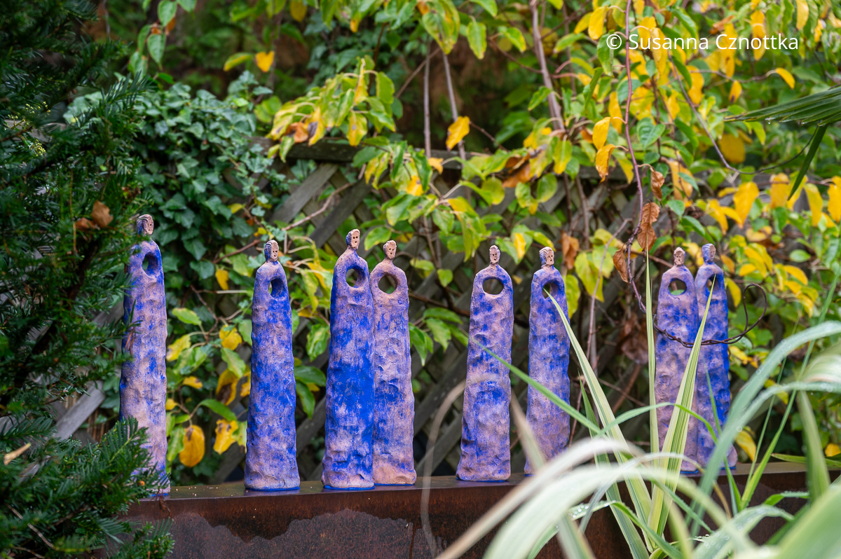 Kunst im Garten: "Seelenfiguren" des Hildener Künstlers Willy Bitter Kunst im Garten: "Seelenfiguren" des Hildener Künstlers Willy Bitter