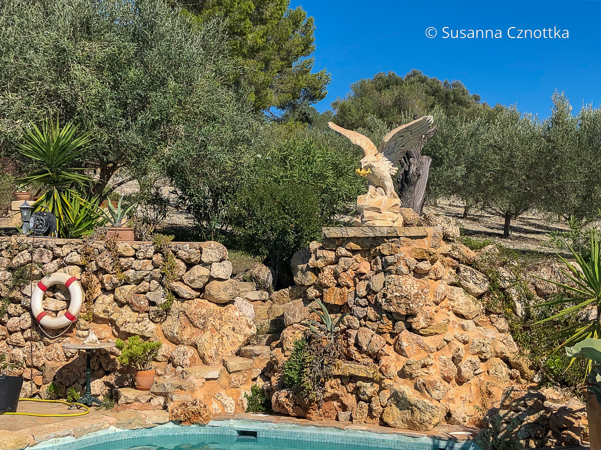 Mauern im Garten: Rustikale Mauer auf einer Finca auf Mallorca
