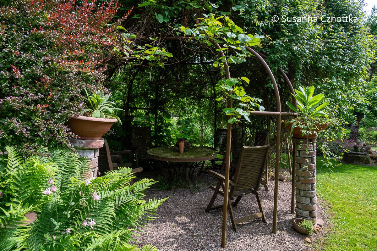 Eine schattige Gartenlaube