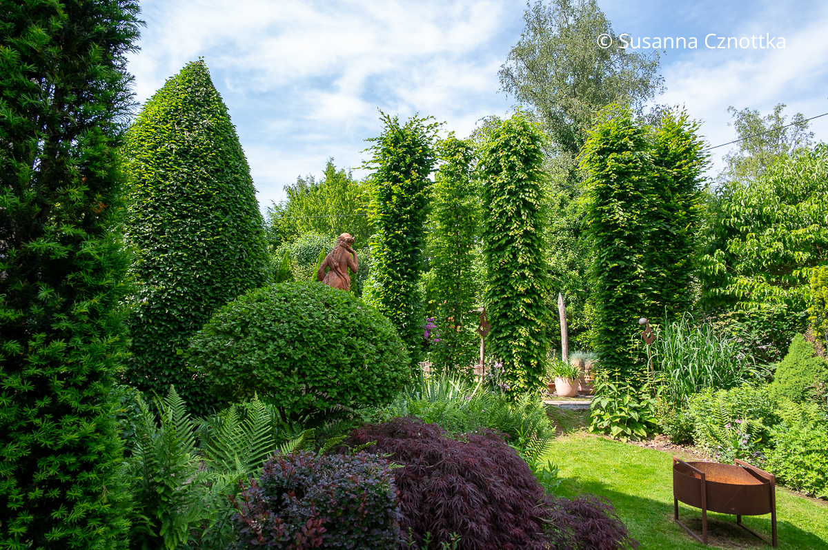 Form in der Gartengestaltung: markante Kugeln, Säulen und Kegel 