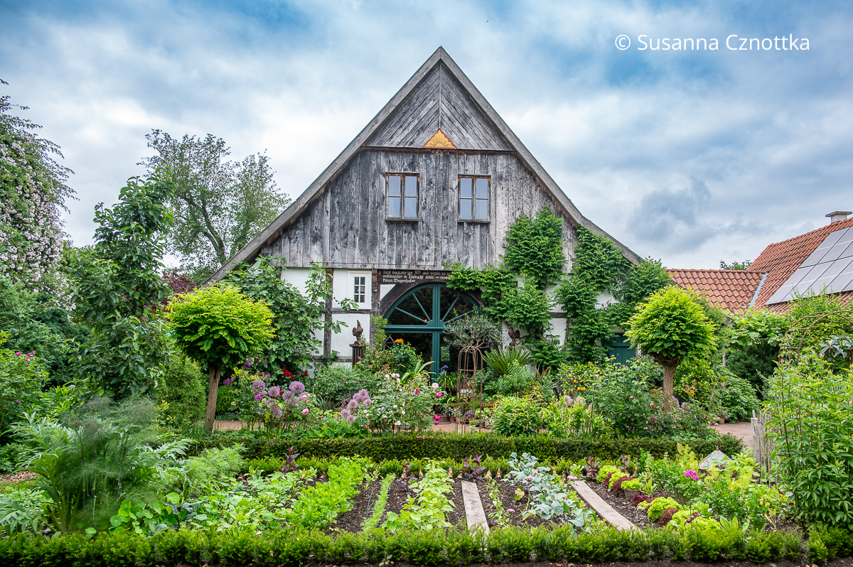 Landidylle: Wohnhaus und Gemüsegarten im Garten Wagenhuber